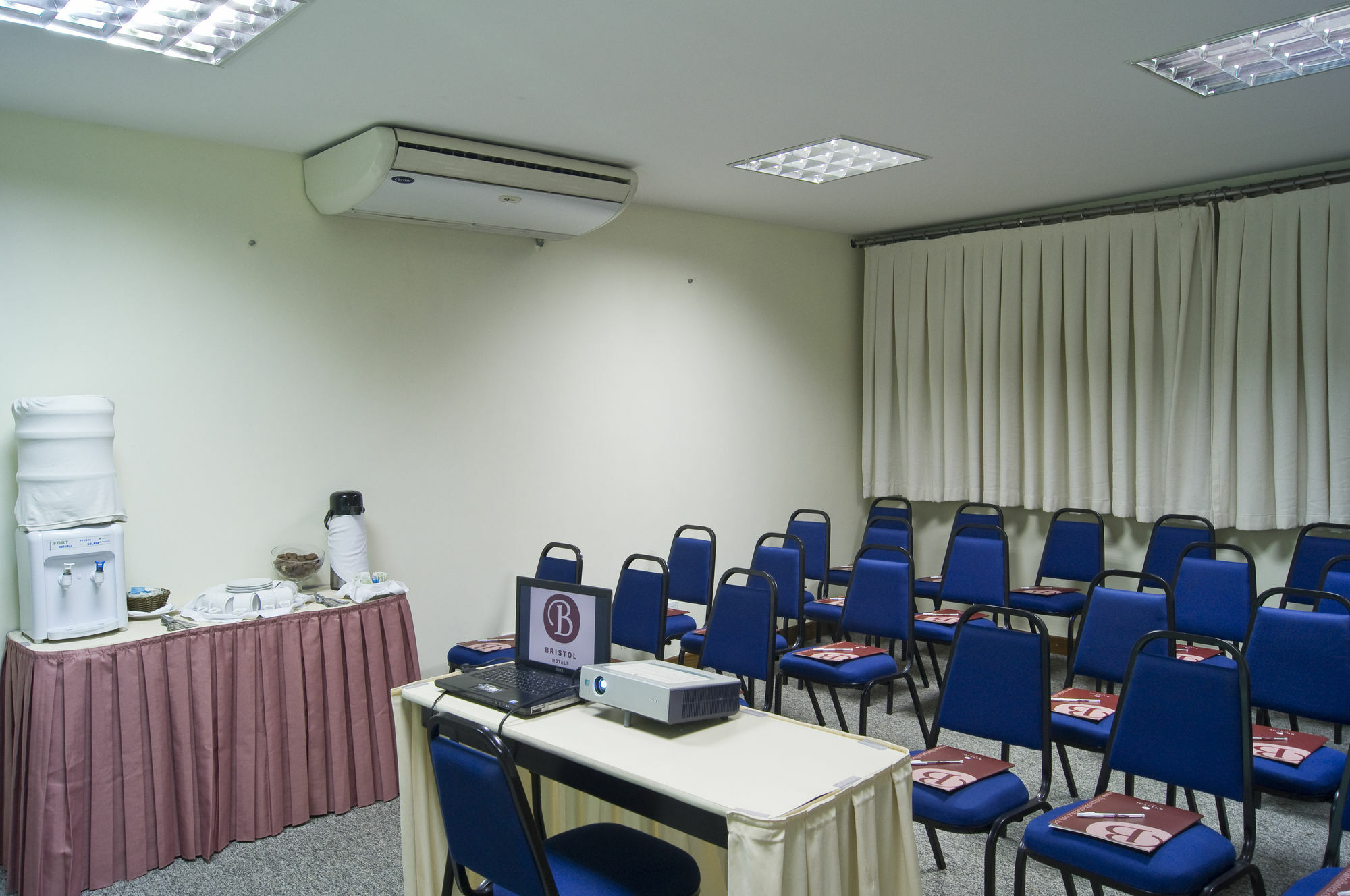 Slaviero Vitoria Hotel ภายนอก รูปภาพ
